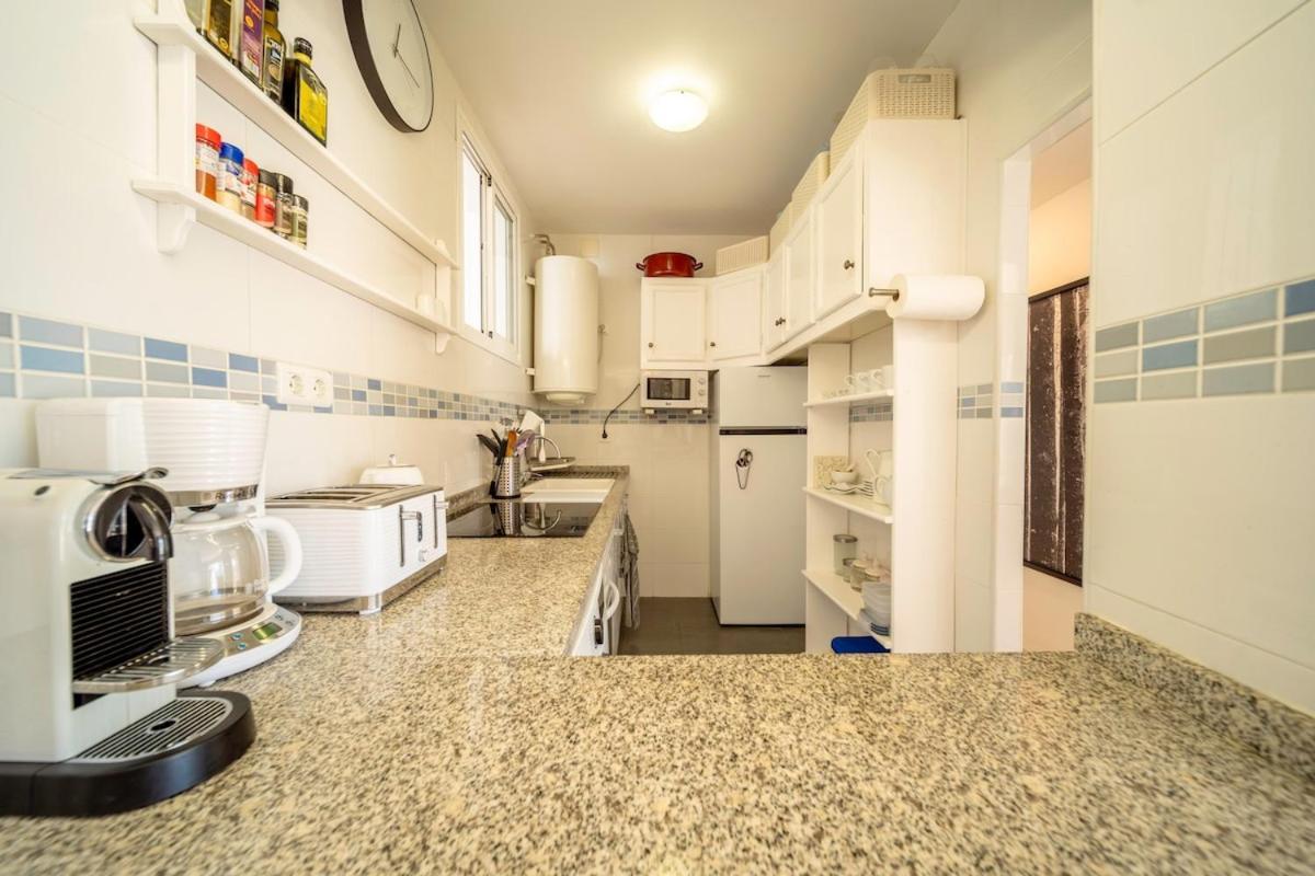 Sun-drenched, Sea-view With Giant Patio! Appartement *