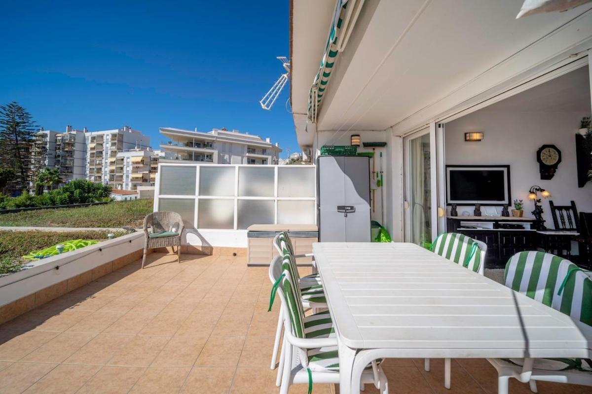Sun-drenched, Sea-view With Giant Patio! Fuengirola