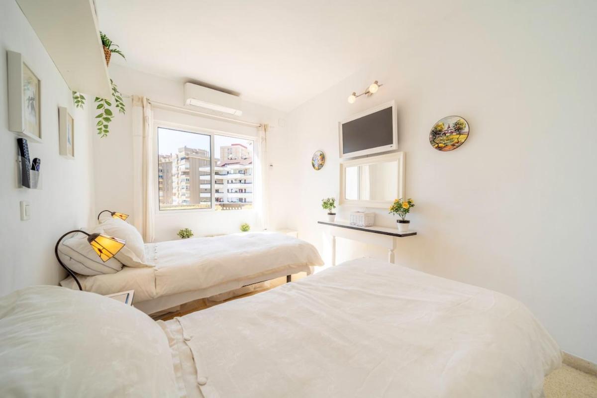Sun-drenched, Sea-view With Giant Patio! Appartement