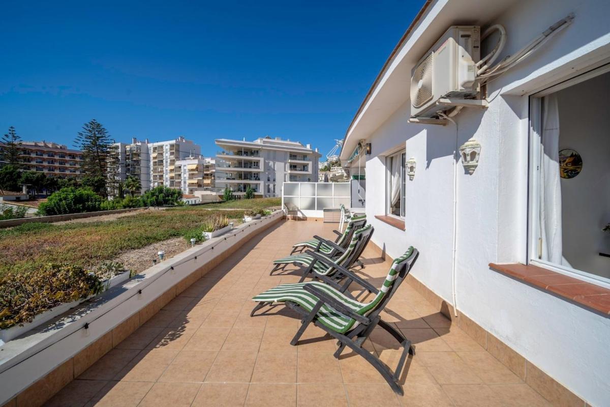 Appartement Sun-drenched, Sea-view With Giant Patio!