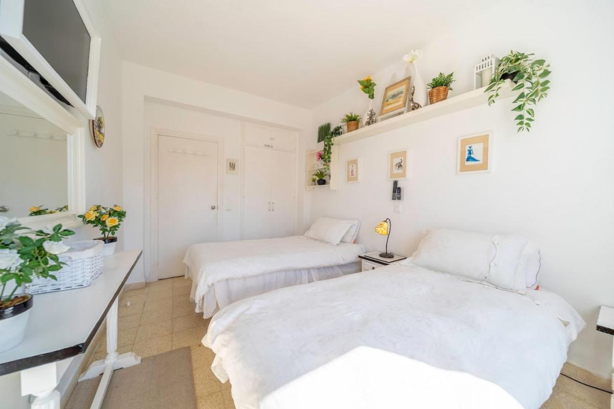 Sun-drenched, Sea-view With Giant Patio! Appartement *